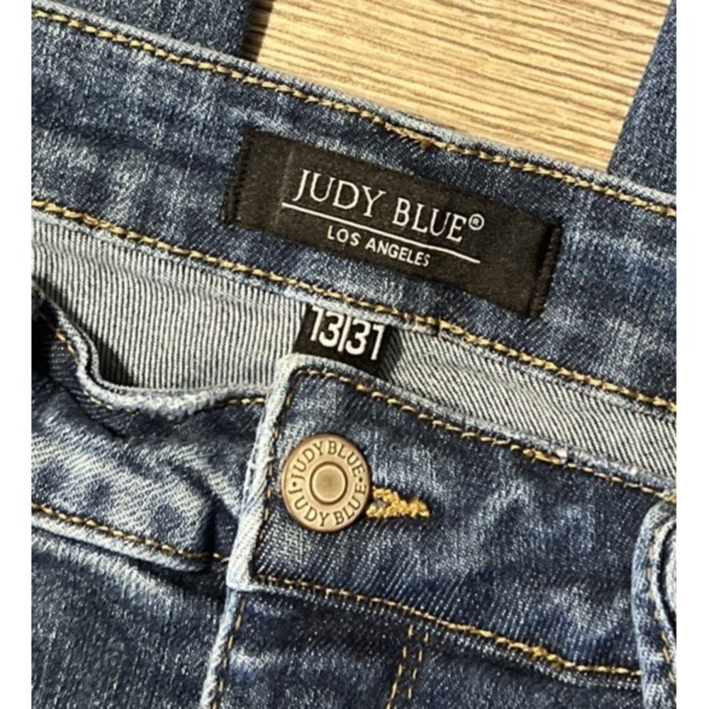 Judy Blue High Waisted Frayed Slit Hem Skinny Fit Jeans Size 13/31 (30x28) - Picture 3 of 10